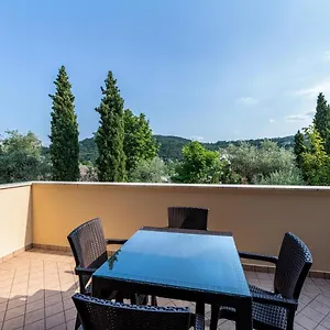 Kastel's House Roe