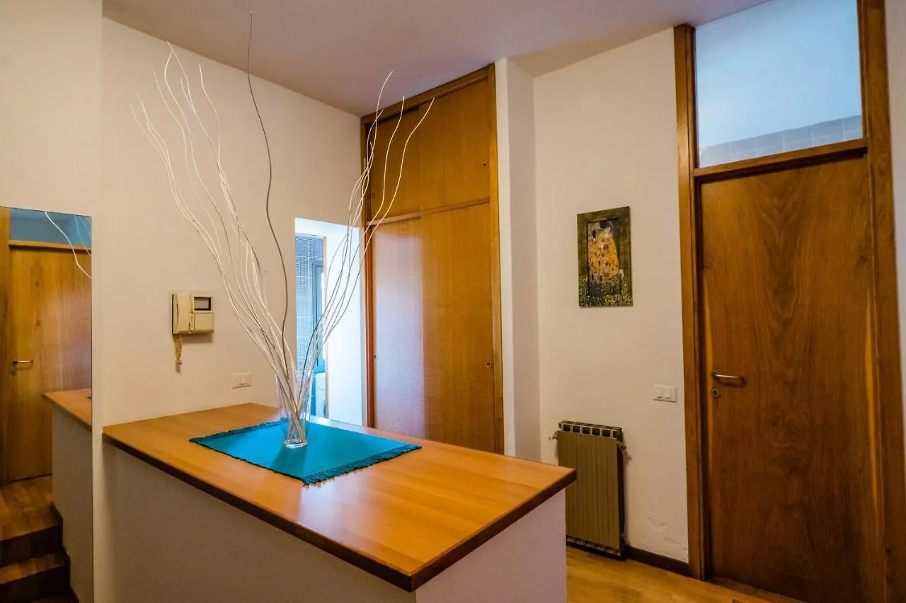 Feel - Salvecchio Apartments Bergamo 0*,  Italy